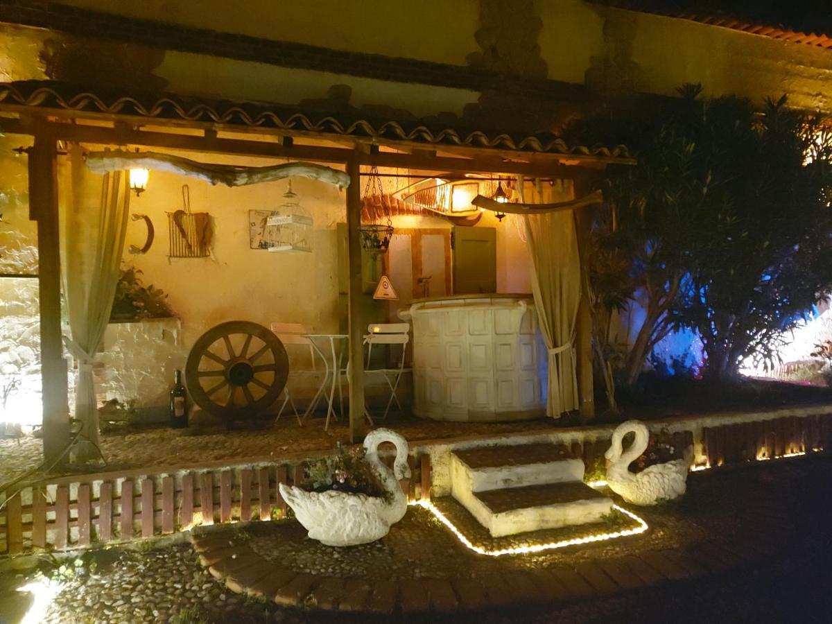 Corte Colli Antichi Bed & Breakfast *