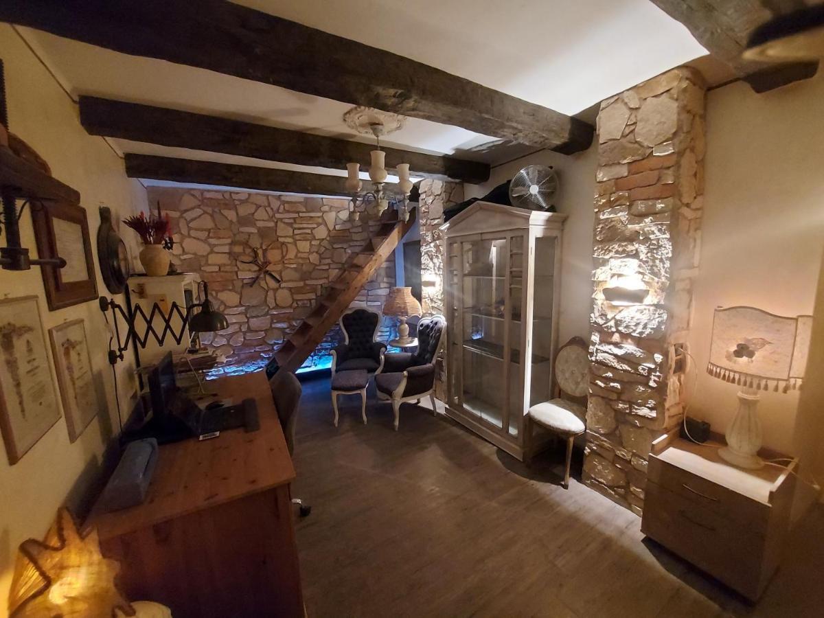 Corte Colli Antichi Bed & Breakfast *