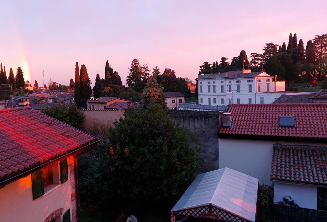 Corte Colli Antichi Bed & Breakfast *