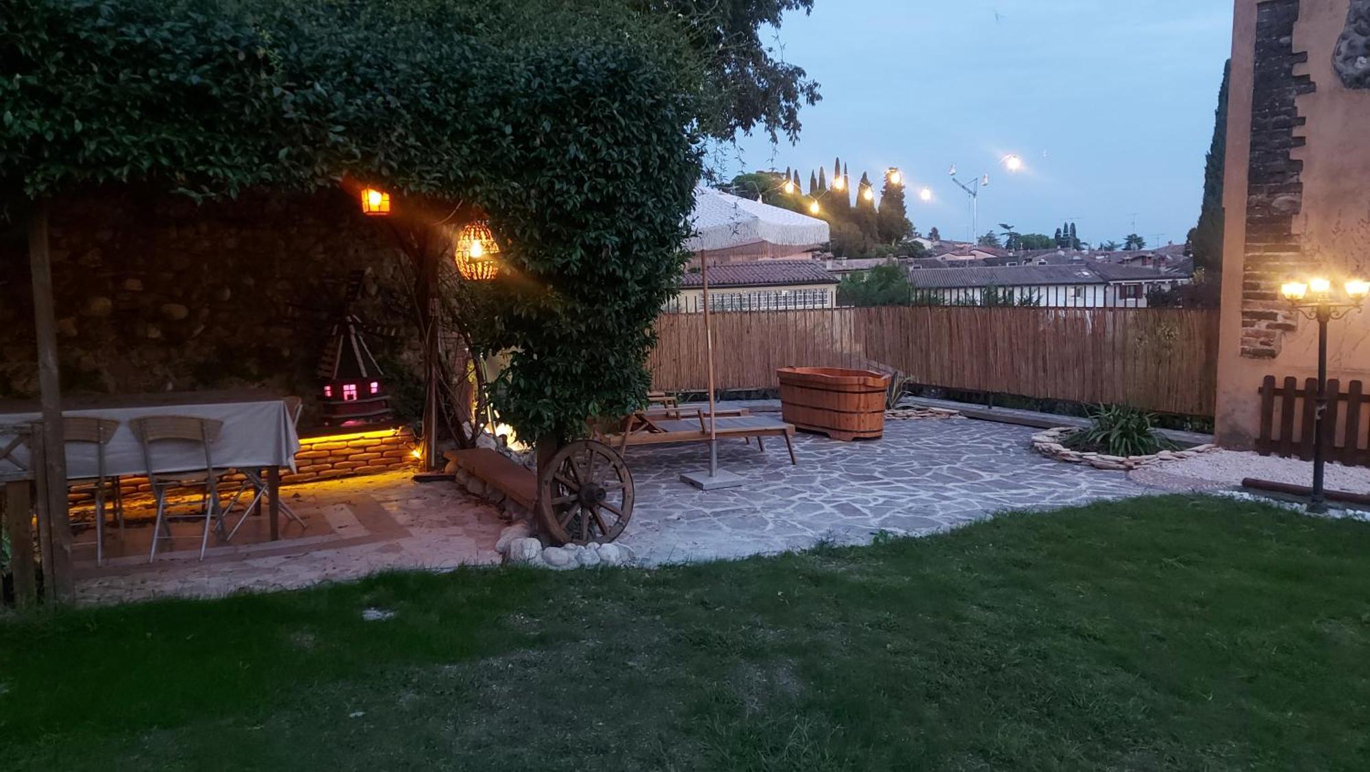 Corte Colli Antichi Bed & Breakfast *